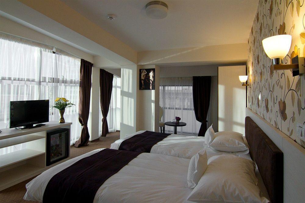 West Plaza Hotel Bucureşti Ngoại thất bức ảnh