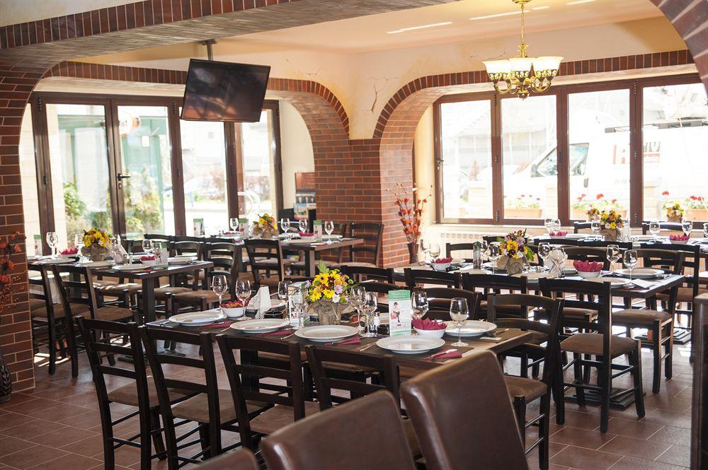West Plaza Hotel Bucureşti Ngoại thất bức ảnh