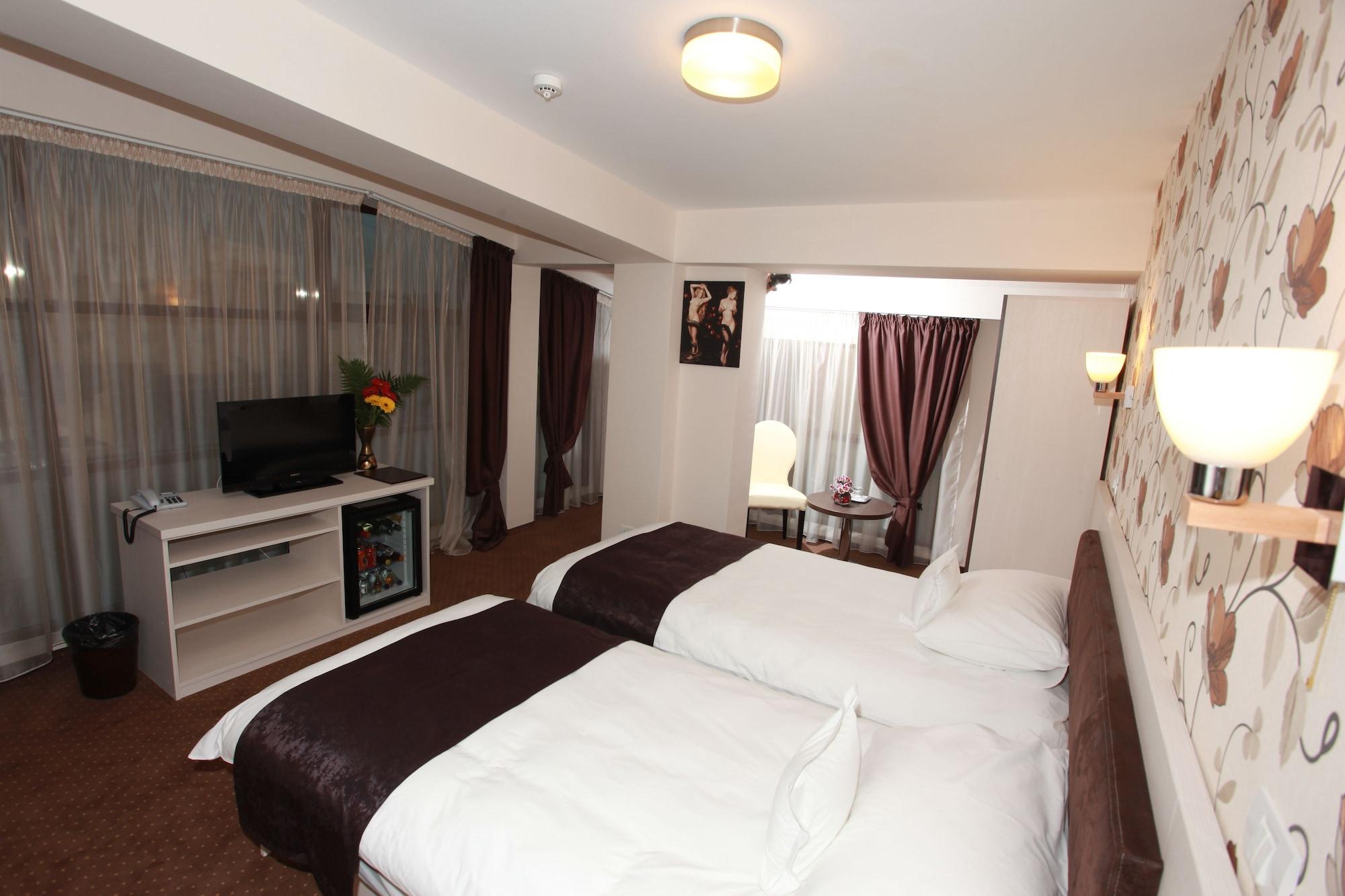 West Plaza Hotel Bucureşti Ngoại thất bức ảnh