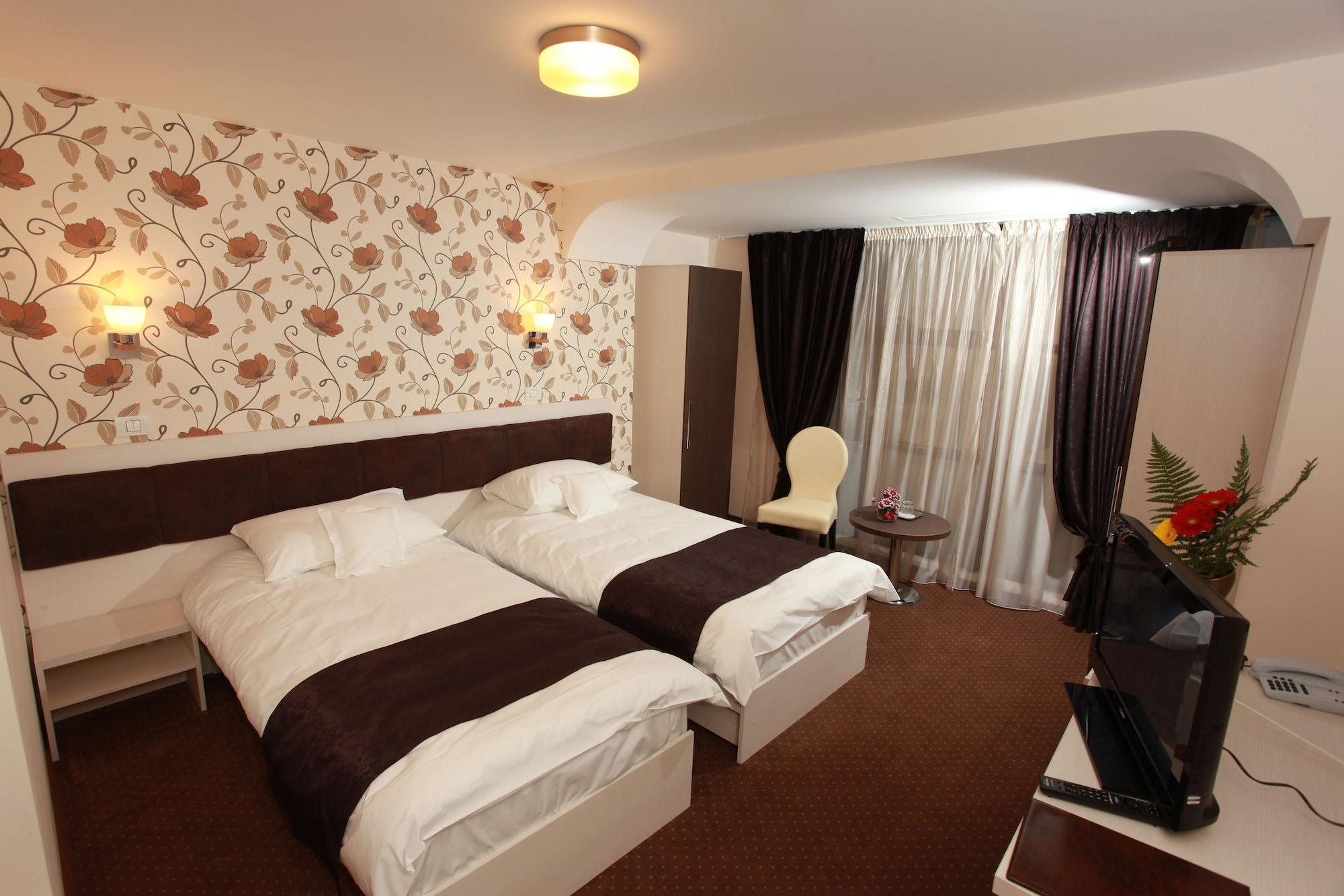 West Plaza Hotel Bucureşti Ngoại thất bức ảnh