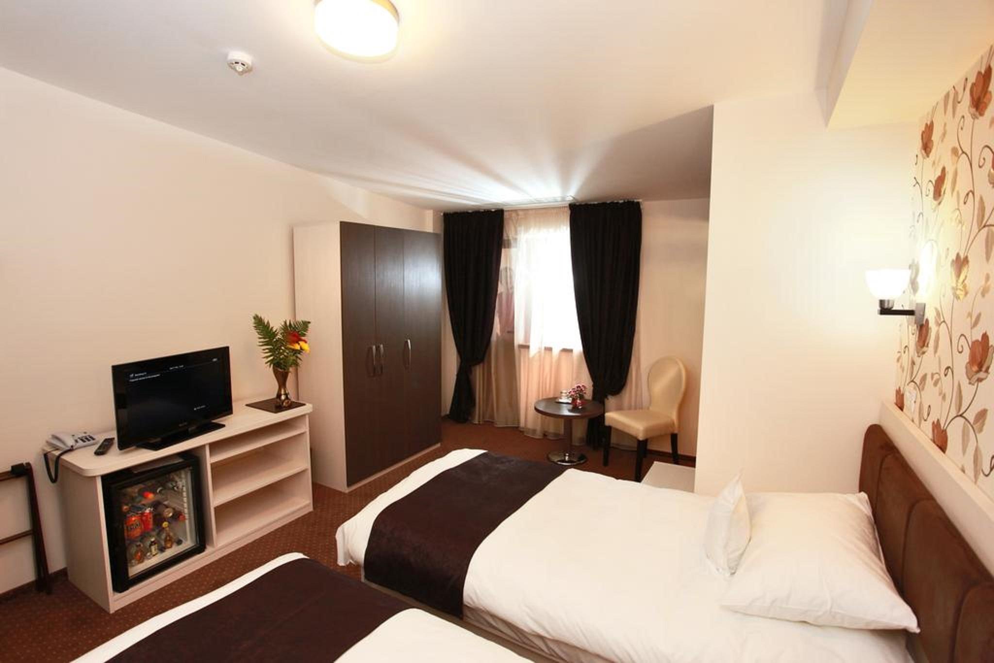 West Plaza Hotel Bucureşti Ngoại thất bức ảnh