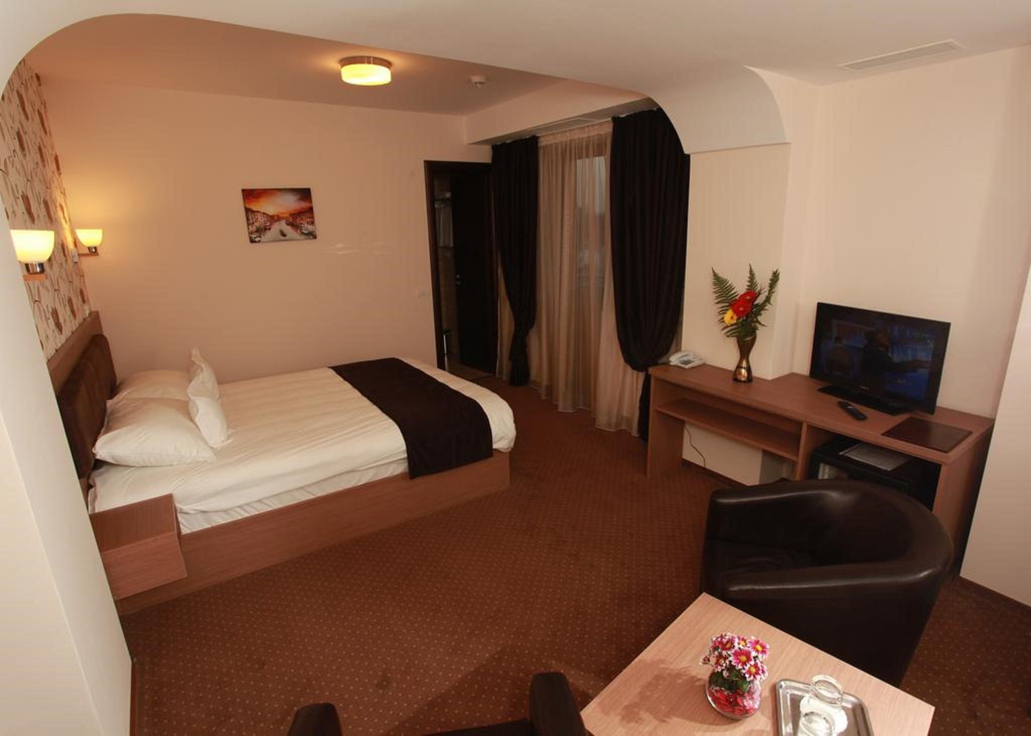 West Plaza Hotel Bucureşti Ngoại thất bức ảnh
