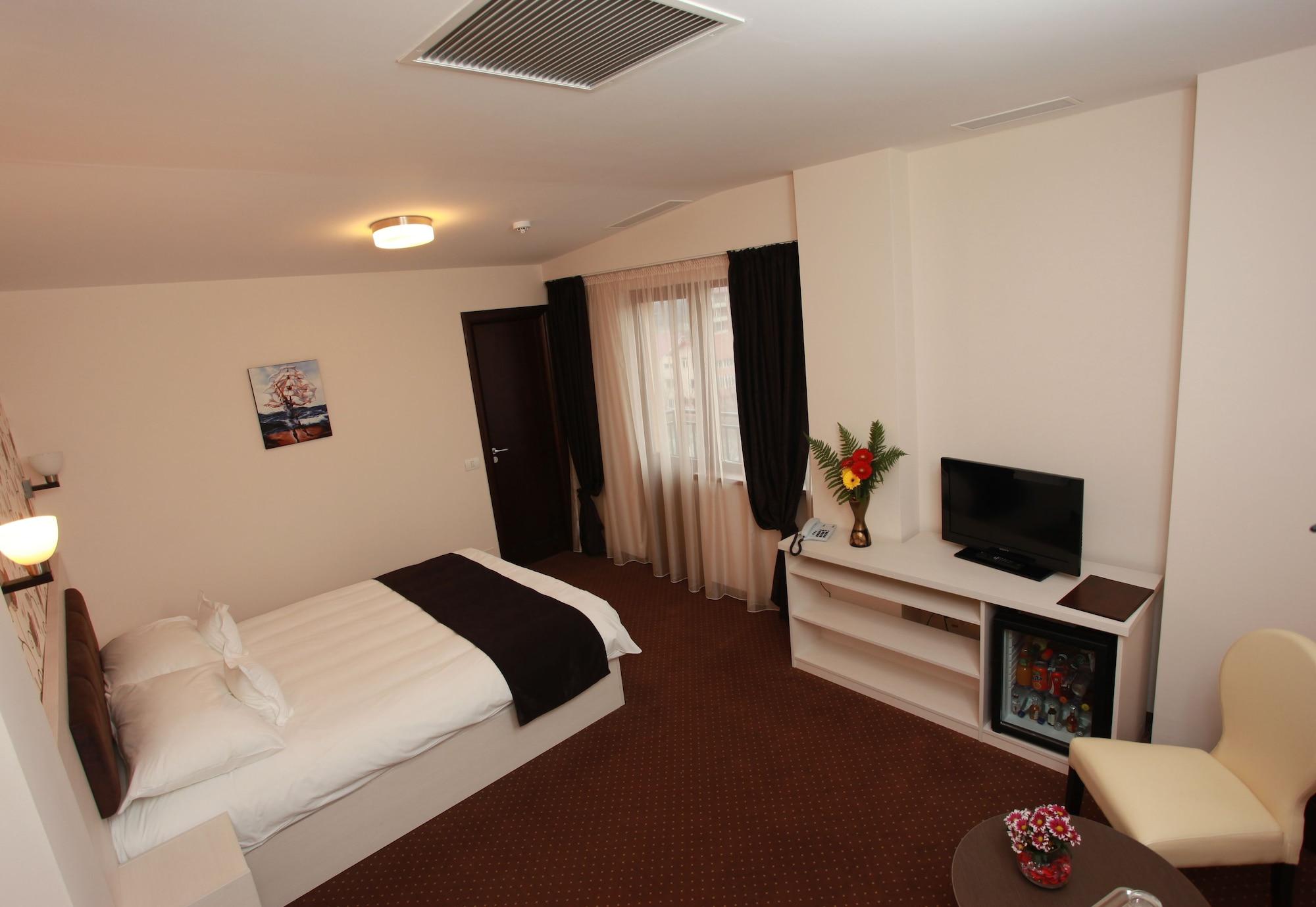 West Plaza Hotel Bucureşti Ngoại thất bức ảnh