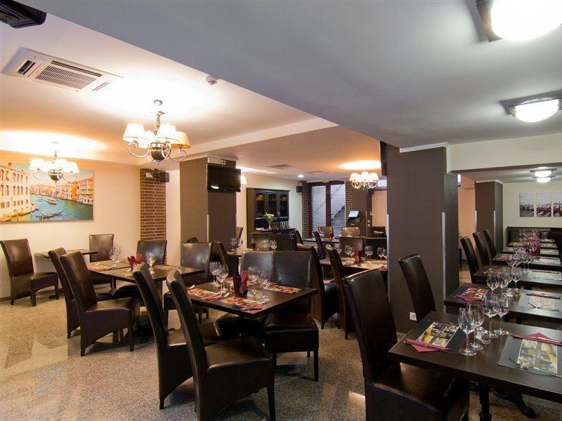 West Plaza Hotel Bucureşti Ngoại thất bức ảnh