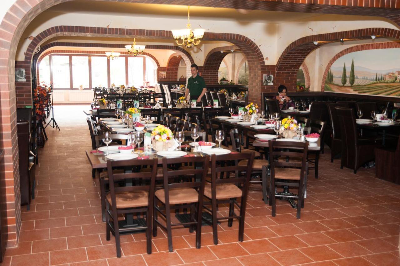 West Plaza Hotel Bucureşti Ngoại thất bức ảnh